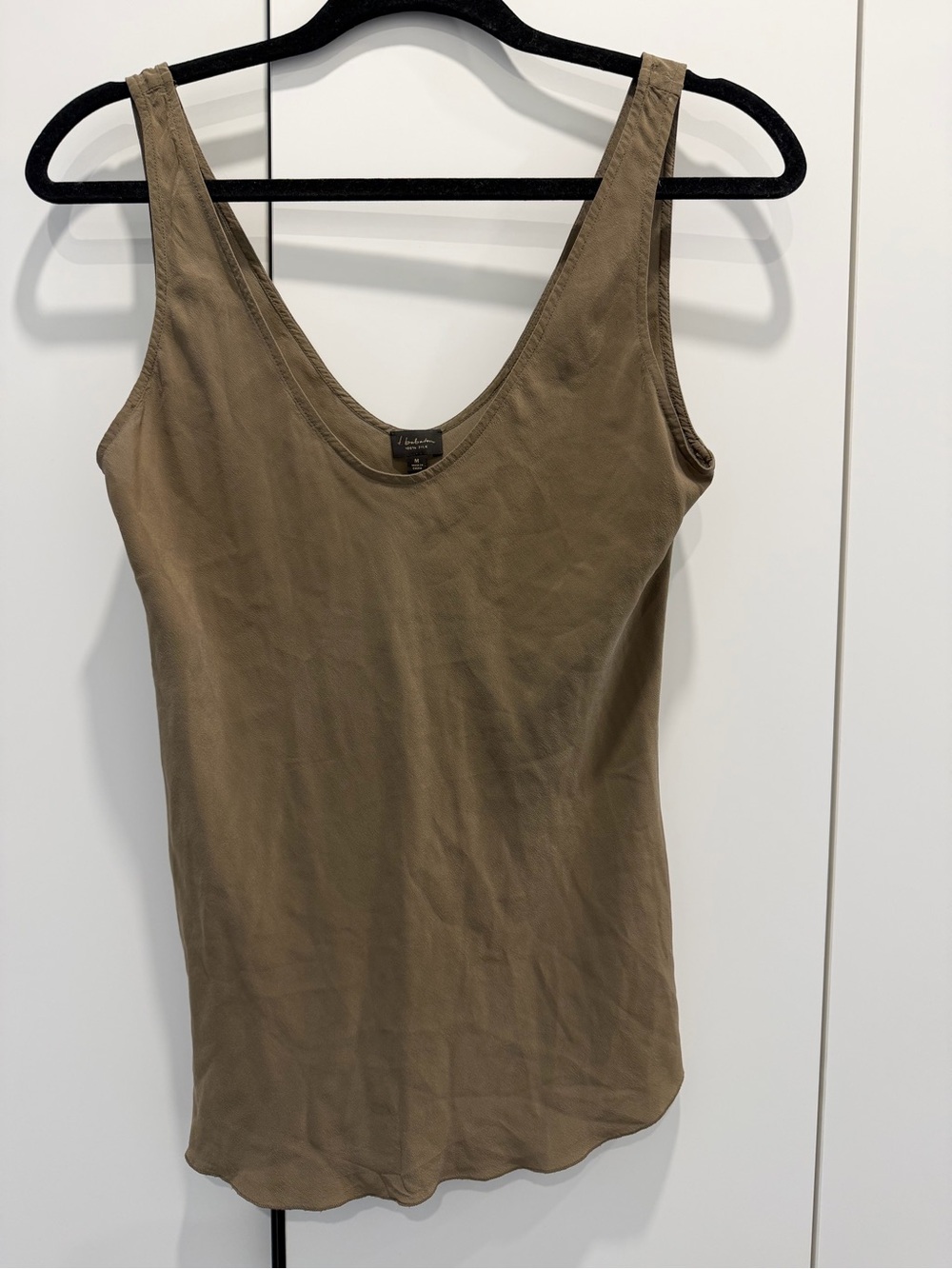 Aritzia Babaton 100% silk blouse